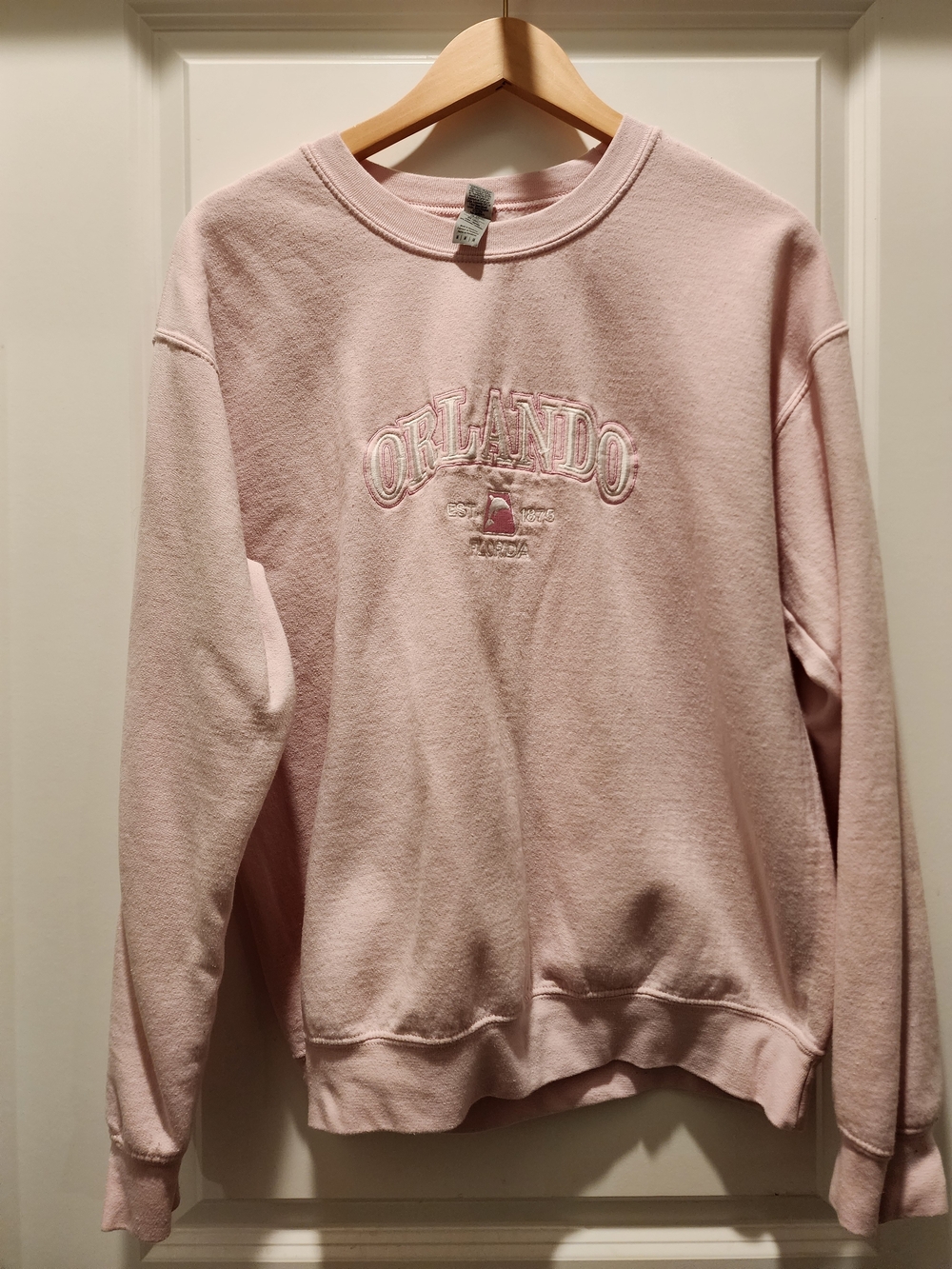 Gildan Pink Orlando Embroidered Crewneck Sweatshirt Size Medium